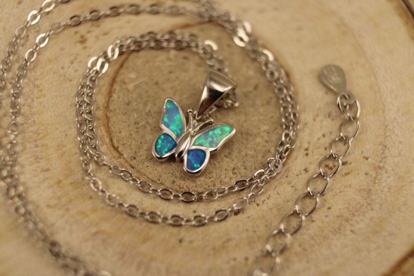 Retiazka- celebritka- motýľ- modrý opál- rhódiované striebro