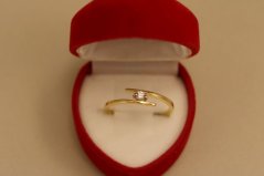 Prsteň - číry zirkón - žlté zlato - 14K