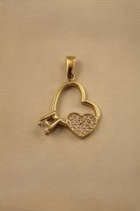Prívesok- srdiečko- číre zirkóny- žlté zlato- 14 karátov