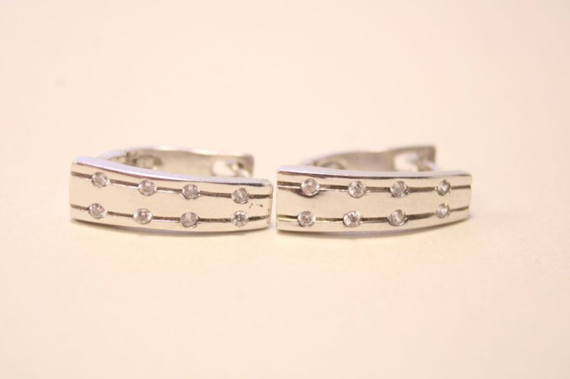 Náušnice z bieleho zlata obdĺžnik s čírymi zirkónmi, francúzsky patent, 3,36 g, 14K 585/1000