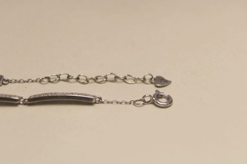Strieborný náramok zdobený bielym opálom a čírymi zirkónmi, rhodium, 16-19,5 cm, 5,35g, 925/1000