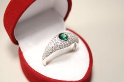 Strieborný rhodiovaný prsteň smaragdový zirkón, číre zirkóny, veľkosť 59, 2,96 g, 925/1000