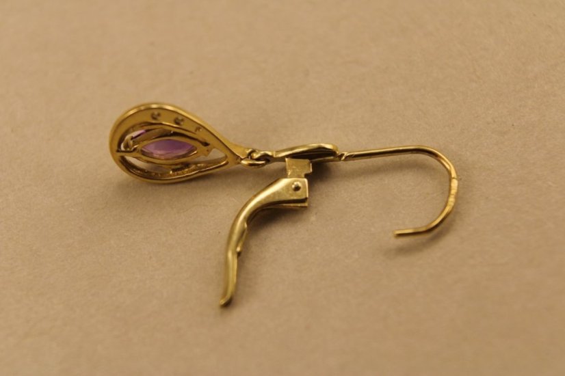 Náušnice-Ametyst-diamanty 0,016 ct-PK/W-patent-žlté zlato-14 karátov
