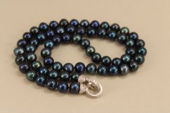 Náhrdelník- fialové riečne perly- zirkóny- rhódiované striebro