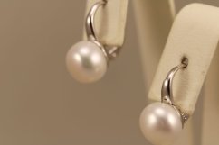 Náušnice- biele riečne perly- klasické zapínanie- striebro