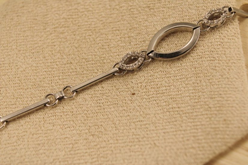 Náramok-zdobený- číre zirkóny- hladké tyčinky-biele zlato- 14 karátov