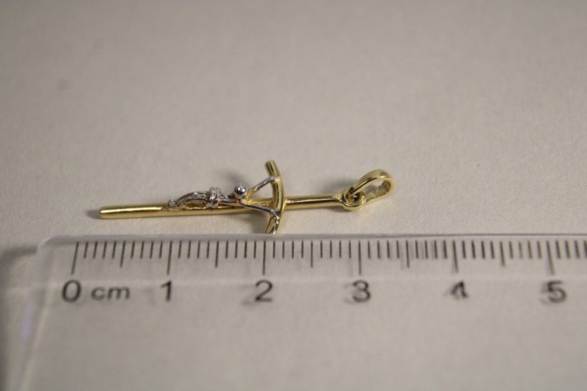Zlatý prívesok - kríž s telom Ježiša, viacfarebné zlato, 1,10 g, 14K 585/1000