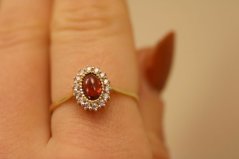 Prsteň- český granát- zirkóny- žlté zlato- 14 karátov