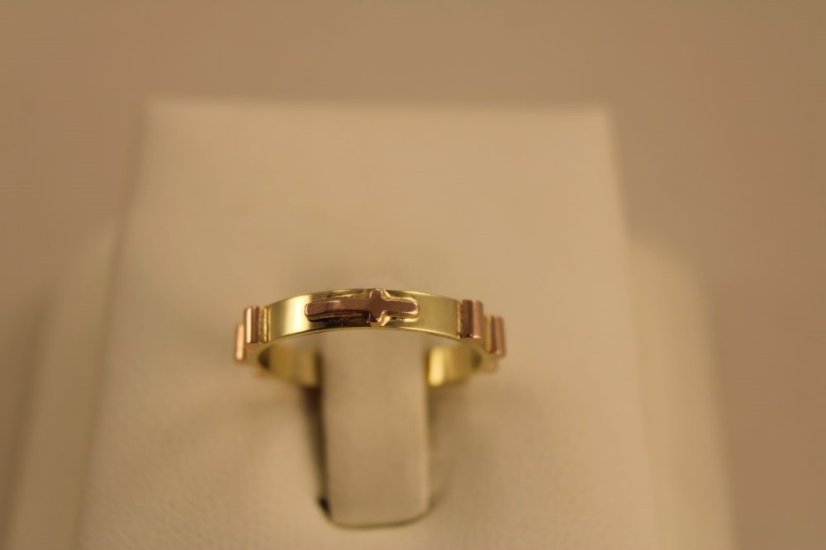 Prsteň- ruženec- vystupený krížik- kombinované zlato- 14 karátov