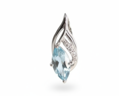 Prívesok- modrý topás- číre zirkóny- rhódiované striebro