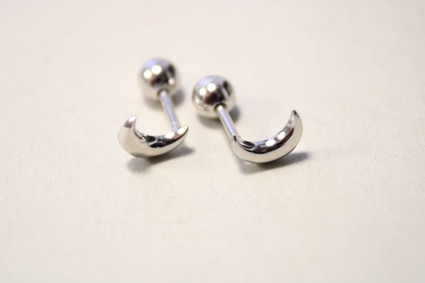 Minimalistické strieborné náušnice mesiačiky, šrúbky, rhódium, 1,13g, 925/1000
