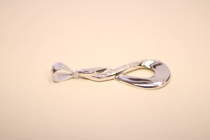 Strieborný prívesok v tvare slzy s čírymi zirkónmi, rhodiované striebro, 1,63g, 925/1000 - Materiál: Rhodiované striebro, Druh kameňa: ZIRKÓN, Farba kameňa: Číry, Váha (g): 1,63, Rýdzosť: STRIEBRO 925/1000