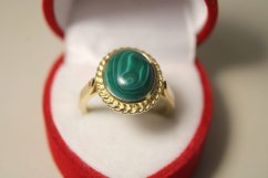Prsteň-prírodný kameň-malachit- žlté zlato-14K