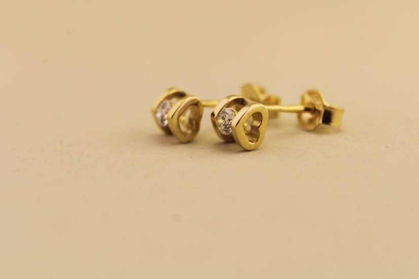 Náušnice- srdiečka-diamanty- žlté zlato- napichovačky- 14 karátov