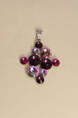 Prívesok-strapec hrozna- fialové swarovski crystals- rhodiované striebro