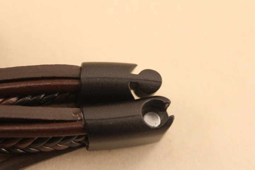 Pletený kožený náramok s magnetickou sponou