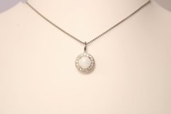 Strieborný náhrdelník so syntetickým opálom a zirkónmi, rhodium, 45-50 cm, 2,25 g, 925/1000