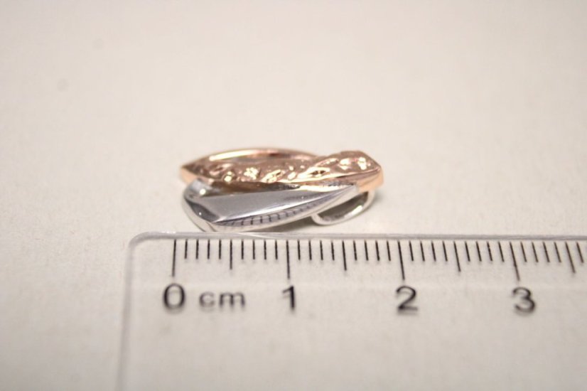 Kombinovaný strieborný prívesok listový tvar s ozdobným gravírom,2,22g, 925/1000 - Materiál: Kombinované striebro, Váha (g): 2,22, Rýdzosť: STRIEBRO 925/1000