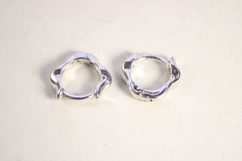 Lesklé strieborné náušnice kruhy, rhodium, kĺbové zapínanie, 1,75 g, 925/1000