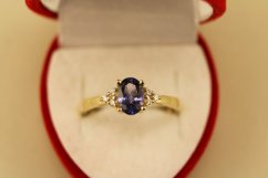 Zlatý prsteň, zafír 0,90ct, diamanty 0,05ct H, SI2, veľkosť 57 2,32g 14k 585/1000