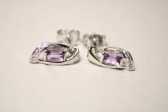 Naušnice-fialový Ametyst- číre zirkóny- puzetky- rhódiované striebro