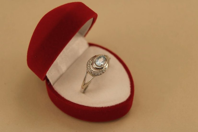 Prsteň - modrý Topás - číre zirkóny - rhodium - striebro
