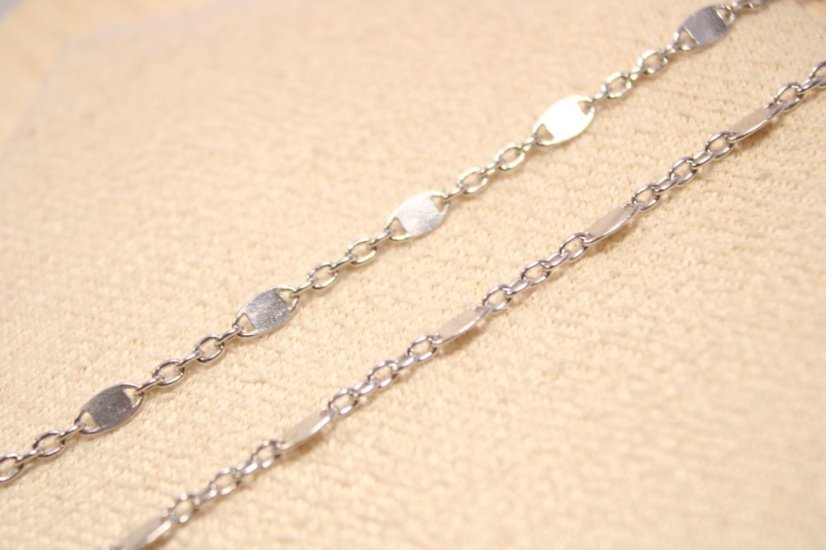 Retiazka- ovalné platničky- rhódiované striebro