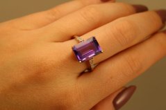 Prsteň-žlté zlato-drahokam (Ametyst) - číre zirkóny-14 karátov