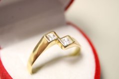 Zlatý prsteň moderný vzhľad, žlté zlato, číre zirkóny, veľkosť 61, 2,50 g, 14 karátov, 585/1000