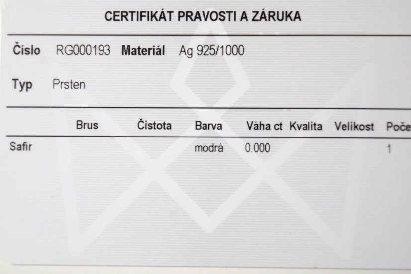 Strieborný rhódiovaný prsteň s ovalným zafírom a čírymi zirkónmi, veľkosť 52, 1,32g, 925/1000