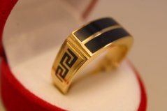 Zlatý prsteň s čiernym onyxom, grécky vzor, žlté zlato, veľkosť 65, 5,91 g, 14 karátov, 585/1000