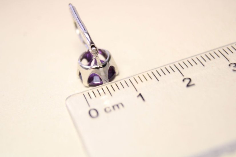 Náušnice-fialový zirkón-patent-biele zlato-14 karátov