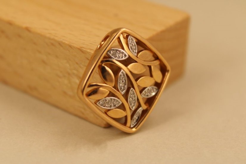 Diamantový prívesok-ružové zlato-diamanty 0,075 ct-H/Si-14 karátov