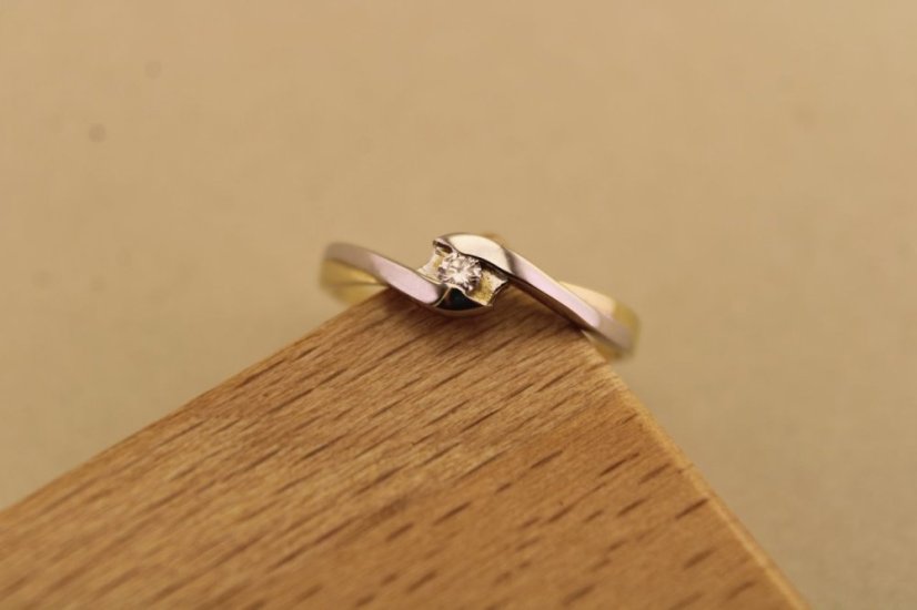 Prsteň- diamant- H/Si2- kombinované zlato- 14 karátov