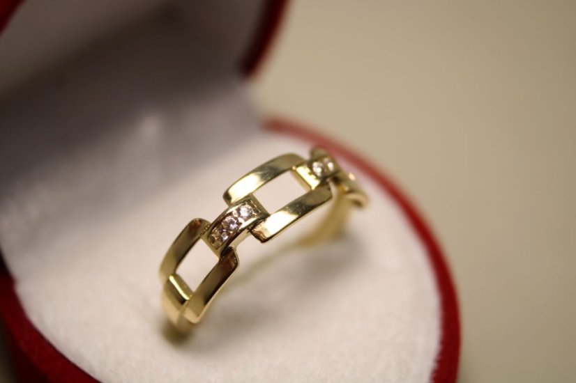 Prsteň-retiazkový vzor-žlté zlato- číre zirkóny-14 karátov