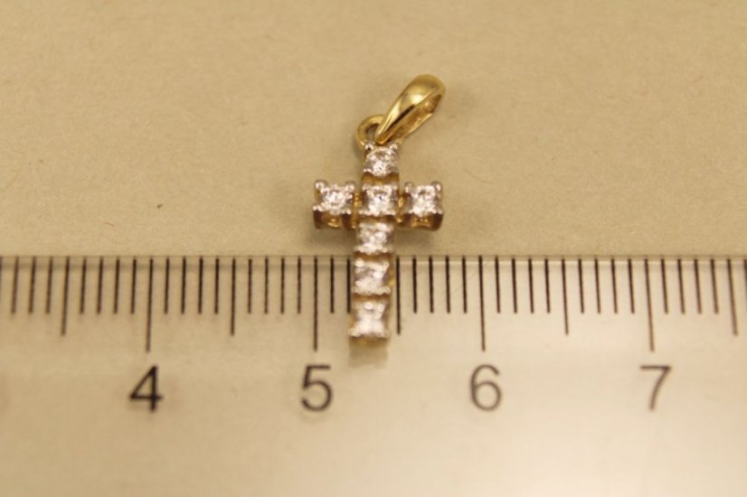 Zlatý prívesok kríži, žlté zlato, číre zirkóny, 0,81g, 14k 585/1000