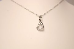 Strieborný náhrdelník s trblietavým srdcom, rhodium, 45-50 cm, 1,75 g, 925/1000