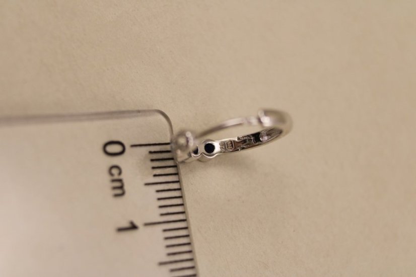 Náušnice- kruhy- modré a číre zirkóny- zacvakávacie- rhódiované striebro