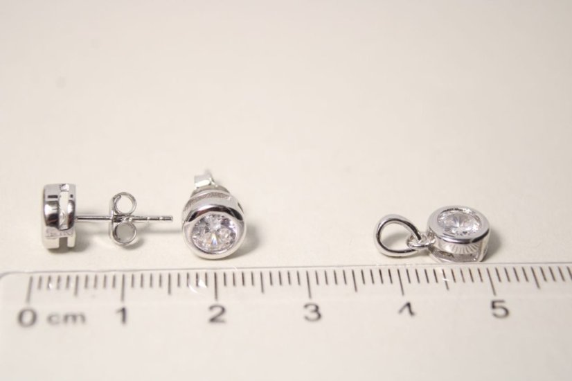Minimalistický strieborný prívesok s čírym zirkónom, rhodium, 1,09 g, 925/1000