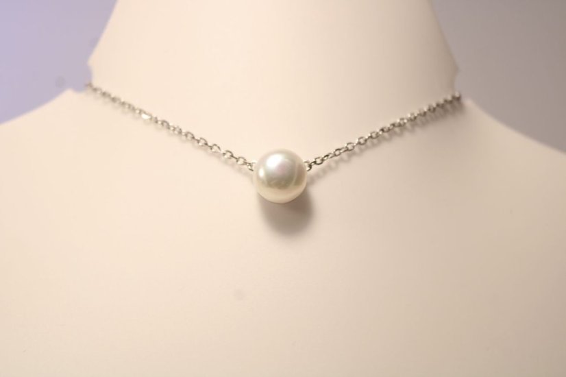 Retiazka- celebritky- biela riečna perla- rhódiované striebro