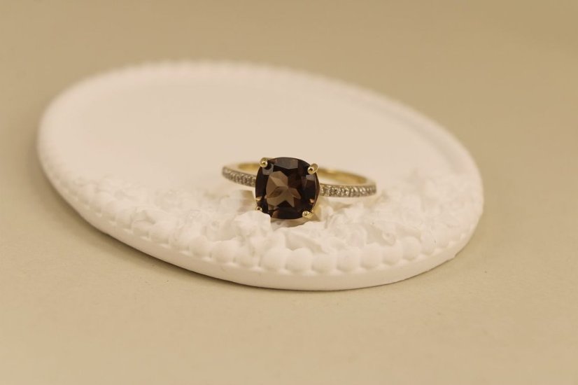 Prsteň - dýmový kremeň "smoky quartz" 2,00 ct - diamanty 0,07 ct SI2-H - žlté zlato - 14K