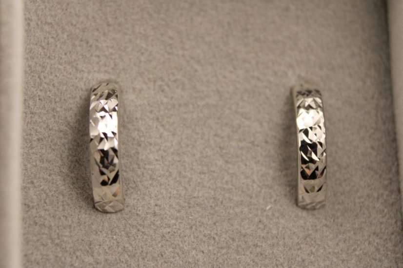 Zlaté náušnice, biele zlato, klasický patent,  1,47g 14k 585/1000