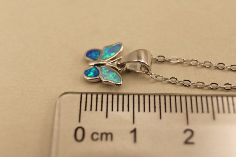 Retiazka- celebritka- motýľ- modrý opál- rhódiované striebro