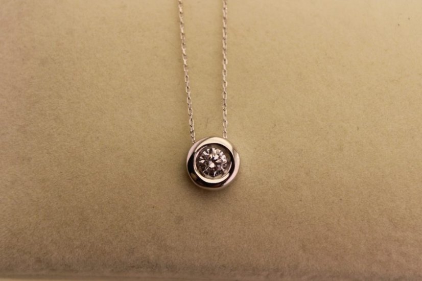 Zlatá celebritka - Zirkón v hladkej obrube - Biele zlato - 14k