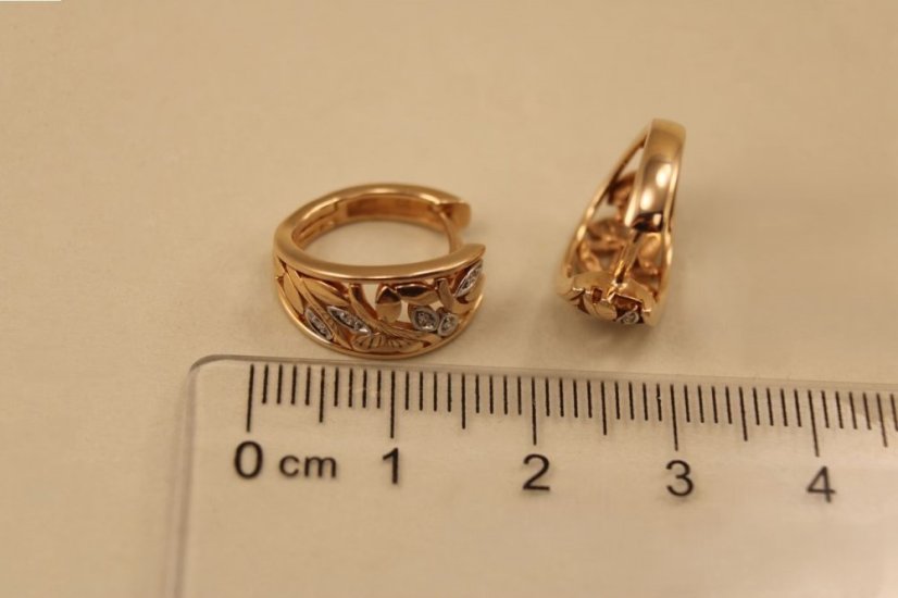 Náušnice- kruhy- diamanty- zacvakávacie zapínanie- rúžové zlato- 14K