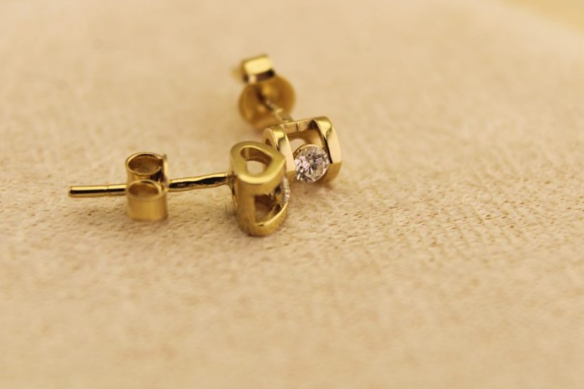 Náušnice- srdiečka-diamanty- žlté zlato- napichovačky- 14 karátov