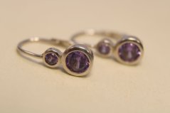 Náušnice s fialovým zirkónom- rhodium-klasický patent-striebro
