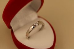 Prsteň- číry zirkón- biele zlato- 14 karátov