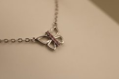 Retiazka- celebritka- motýľ- rúžové zirkóny- rhódiované striebro