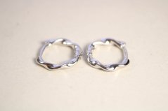 Lesklé strieborné náušnice kruhy, rhodium, kĺbové zapínanie, 1,55 g, 925/1000